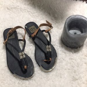 DOLCE VITA SANDALS